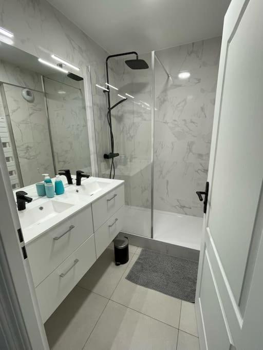 Appartement Familial De Qualite ปารีส ภายนอก รูปภาพ